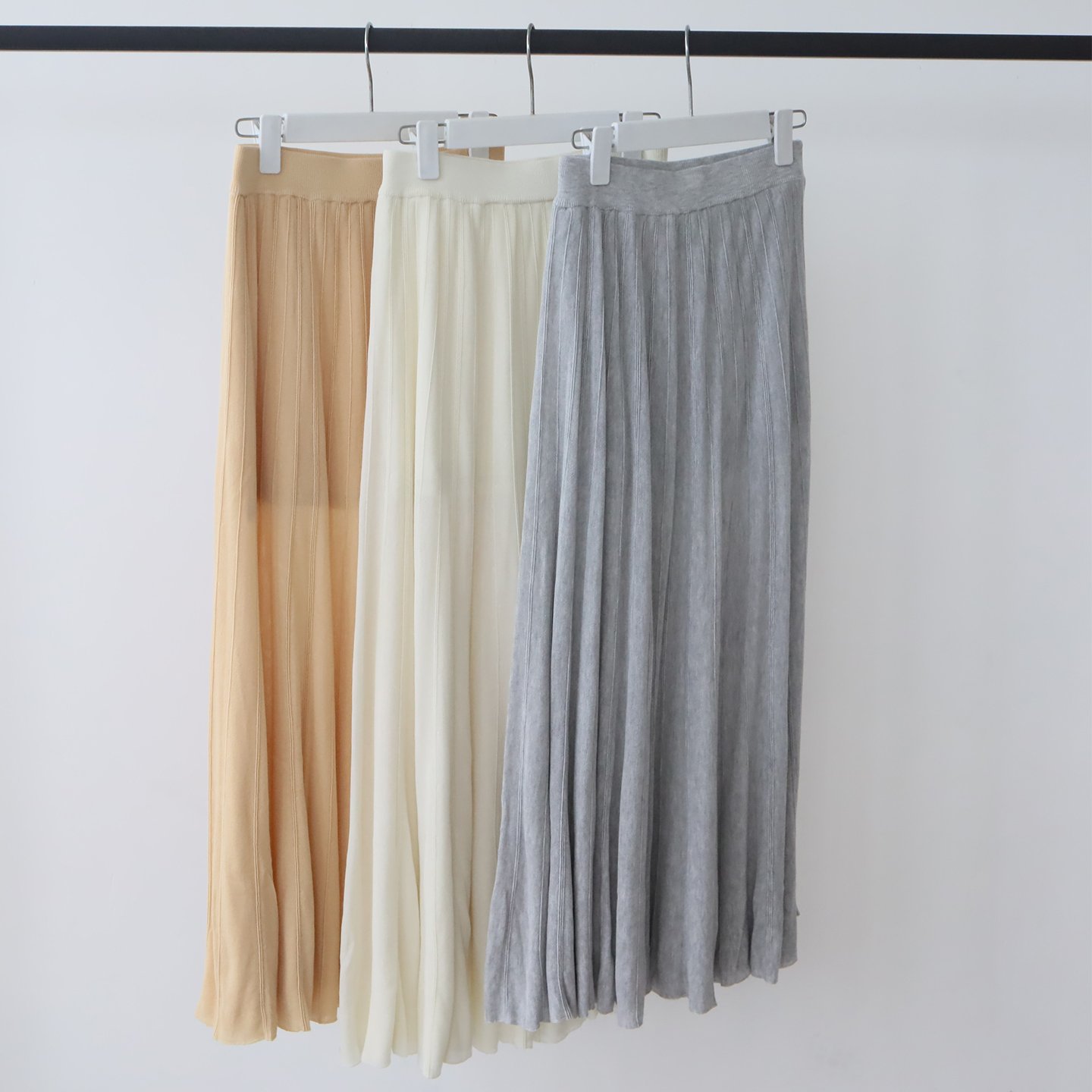 1 Summer Spring New Women High Waist A-line Pleated Knit Midi Skirt, Tencel Lyocell Draped Flowy Umbrella Skirt Slim Fit - 画像 (1)